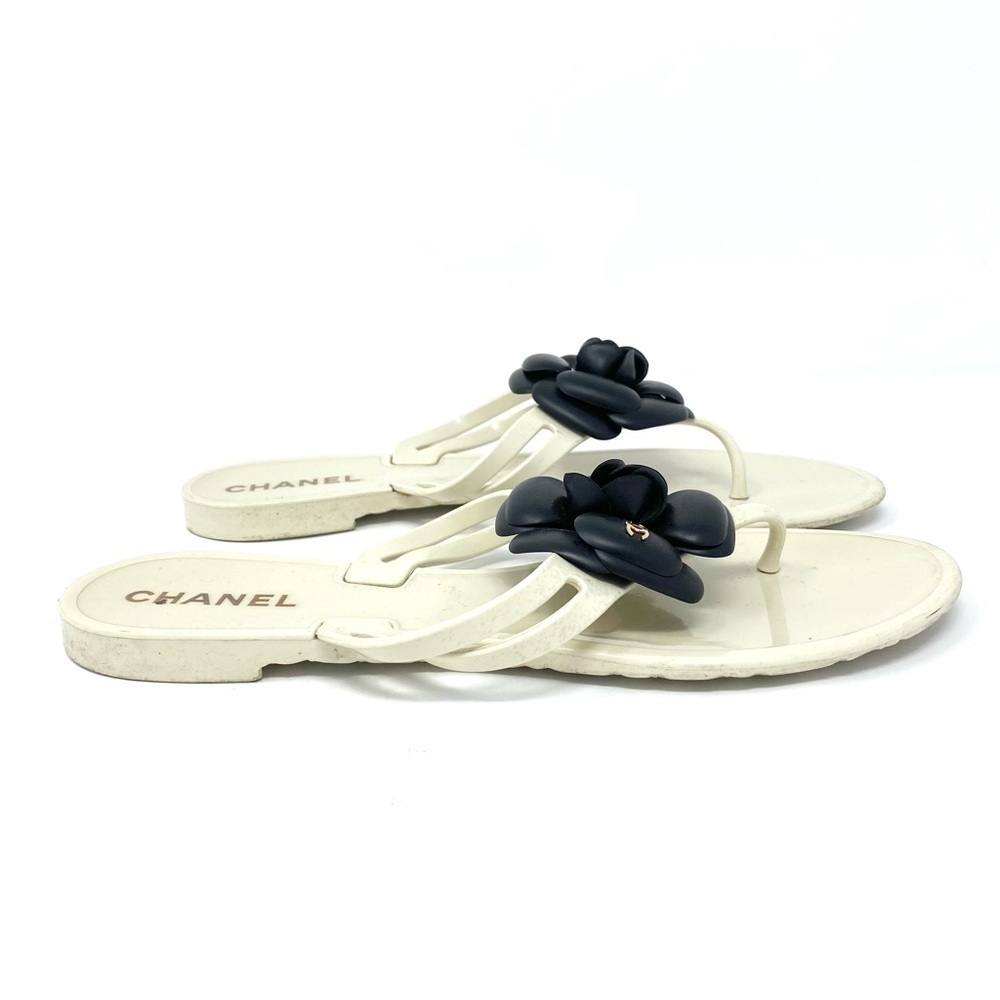 AUTHENTIC 💎 CHANEL DARK WHITE CC LOGO THONG FLAT SANDALS SLIDES EU 39 CAMELLIA - Picture 10 of 15